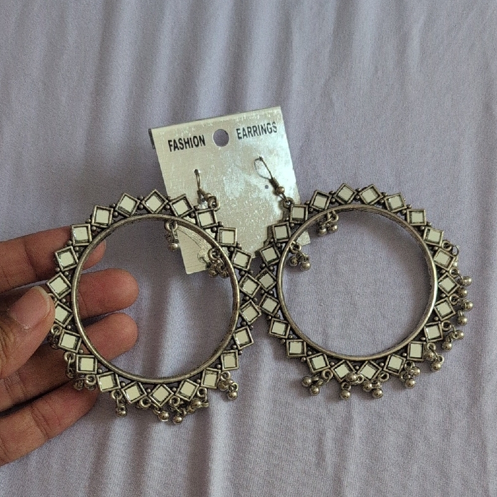 Silver and White Fashion Earrings